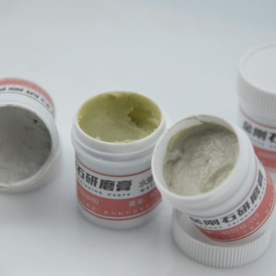 Experimento de análisis metalográfico Diamante pasta abrasiva para el laminado de carburo de tungsteno